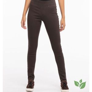 Ricki’s Eco-Friendly Pull-On Jegging